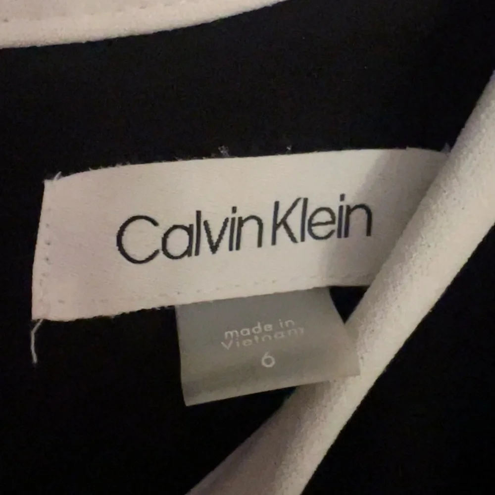 Calvin Klein Black Dress with Bell Sleeve and white piping detail, size 6 - Picture 8 of 8